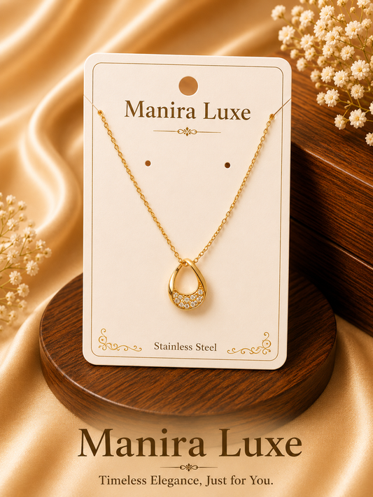 Golden open-loop pendant and chain